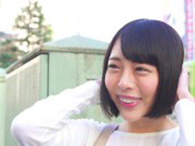 フリーハグをネタに釣れたエッチなかわ女子大生に中出し！