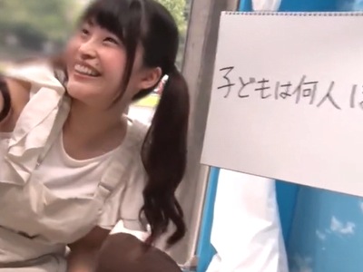 「子供は2人くらいほしい///」ツインテロリの美少女が大人の関係な質問に答えながらいきなり挿入顔射