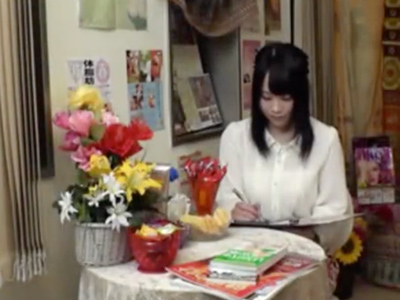 「ぃゃ…ぁぁッ！」淫乱マッサ師に性感帯を刺激され敏感に反応する巨乳娘に中出しｗ