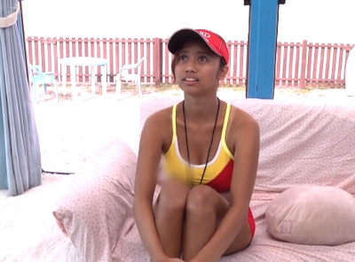 こんがり焼けた水着ギャルを海でお持ち帰り！日焼け跡がエロい19歳にたっぷり種付けｗ