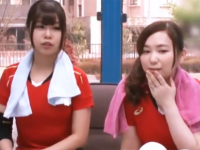 ママさんバレー帰りの人妻達をエッチなストレッチでムラつかせてなし崩しNTR乱交