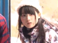 男友達とスノボに来た美女が素股だけの約束を破られ強制生発射