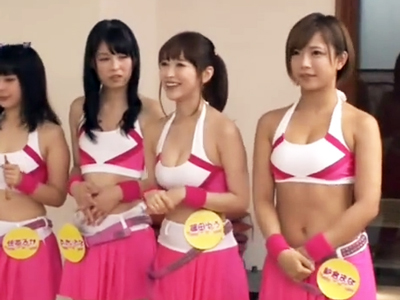 どんな要望にも応えてくれる温泉コンパニオン達と大乱交パーティー！