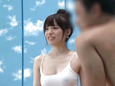 男女の友達がエロトラックマッサージで急接近パコ