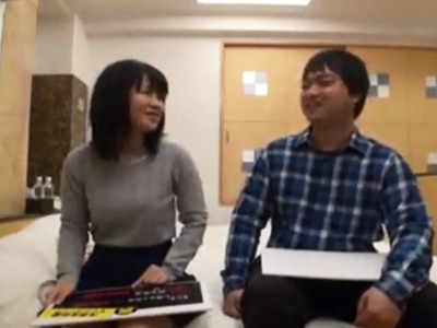 「やっちゃおっか…」お金が貰える企画に負け男友達の膣内射精ザーメンを受け入れる女子大生