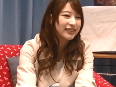 「ちょっと出ちゃったの？」素股から男友達と生ハメ→少量の膣内射精にガチ焦りｗ