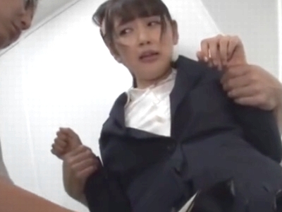 鬼畜男達に服をハサミで切られた挙句レイプされる美女OL