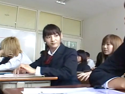 ドスケベJK達が時間停止を使い同級生達のチンコを手コキ＆口愛で抜きまくり