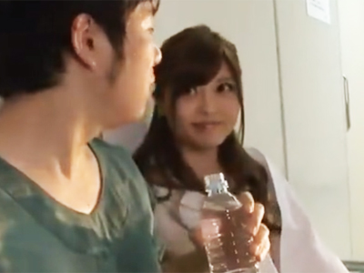 将来有望な外科医先生を極上のテクで手玉にとってしまう変態カワ看護師