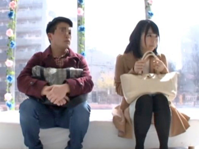 友達同士でMM号に乗車→ノリで中出しエッチしちゃうイマドキ大学生ｗ