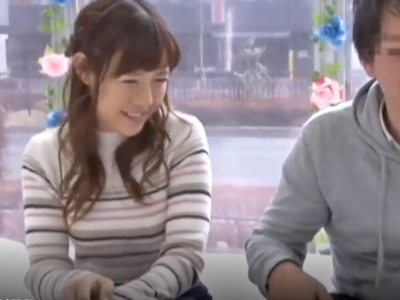 友達同士の同級生がMM号の雰囲気に煽られて中出しエッチ