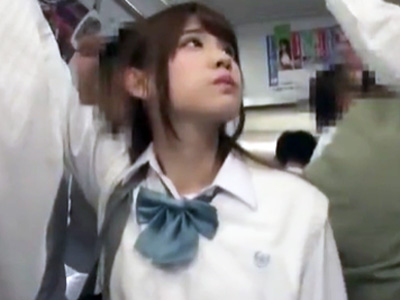 「すごいっもうだめぇ！」幼女JKが電車でおっさん達に痴漢レイプされてぶっ壊れるｗ