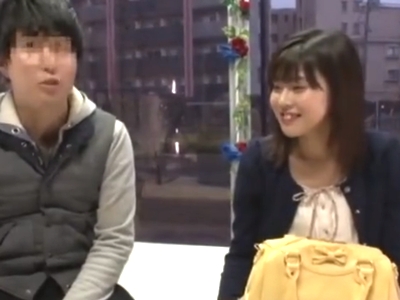 こじるり似の就活JDが男友達とMM号へ！優良物件を落とすために生ハメ生発射