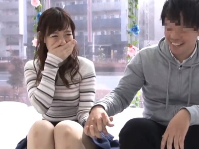 相手は男友達のはずなのに中出しSEXしちゃった素人娘