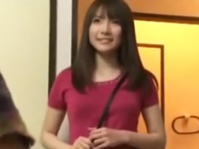 彼女の友達に誘われたので彼女が隣の部屋にいるのに隠れてハメ倒すｗ