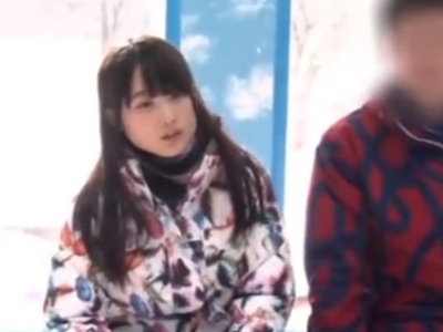 頼まれたら断れない素人娘が友達と中出しSEX体験！