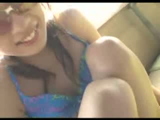 友達と海に遊びに来た水着ギャルを声かけして車で即ハメ