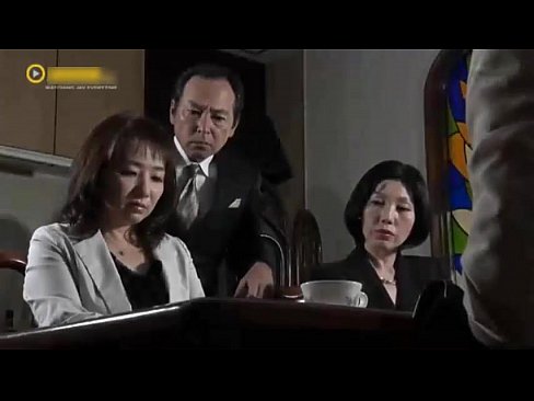 美人な弁護士だけを狙って元依頼人たちが拉致監禁！覆面セクシー男達が一斉に挿入