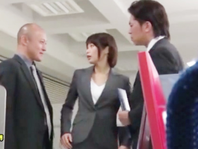 ロリ体型のOLさんが弱み握られて社内の男達に種付けレイプくらって号泣ｗ