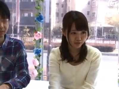 「貰えるししようよｗ」お金に負けて友達相手に生発射許しちゃう素人さんｗ