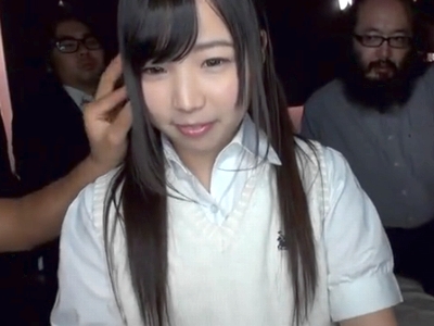 「またイッちゃうッ」ロリカワJKのピチピチな体に次々とザーメン顔面への射精ｗ