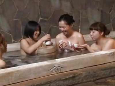 「我慢しないで…」温泉旅行であったイケメンに心も身体も捧げる淫乱奥さん