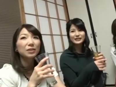 ヤリたい盛りな生保レディ達と合コン開始→酒の勢いに任せた乱交パコ！