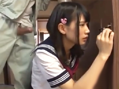 一人で家にいた無毛ロリJKに媚薬飲ませてイラマ→膣内射精レイプする鬼畜業者