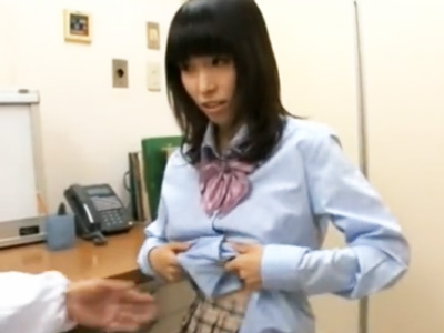 「え‥見せるんですか？」ワイセツ医師にされるがまま体を舐られて勝手に種付けされるJK