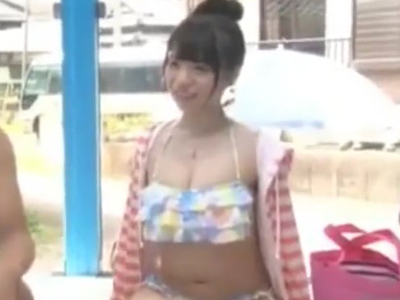 スタッフに唆されて男友達と膣内射精パコっちゃった素人娘