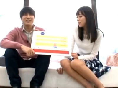 「素股…？」10万という大金を前に彼氏を裏切りながら徐々に友達チンポを挿入！