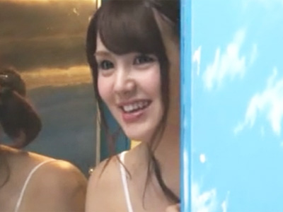 密着マッサージで我慢の限界で友達男女の大学生がガチセクロスに発展ｗ