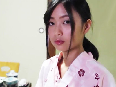 ほっそい体の浴衣幼女がおっさんたちに女体盛りされて犯されまくる