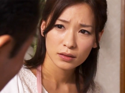家政婦として働くデカパイ妻がクビの代わりに体を求められレイプされ涙