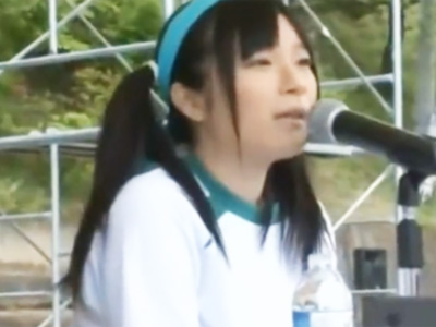 体育祭中の学校に親を偽り潜入！ちっぱい娘を拉致って野外で欲望のまま犯すｗ