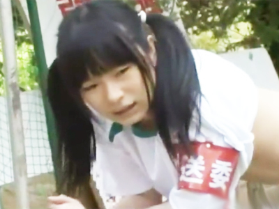 体育祭で頑張ってる放送委員ロリが拉致られて青姦レイプ