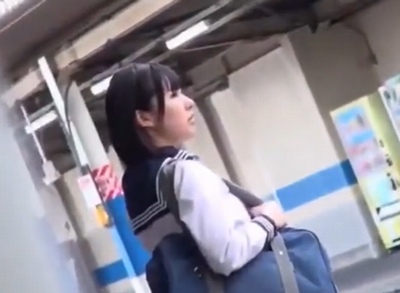 痴漢魔に目を付けられたリアルJK様→電車内で恐怖のあまり声も出せずに無慈悲なレイプ