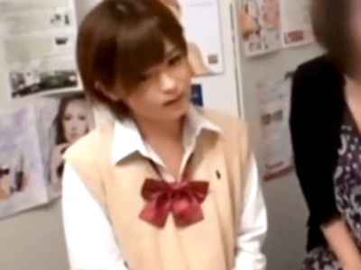 親同伴で来たJKにオイルエッチなマッサ仕掛けた挙句中出しまでしてるガチ鬼畜整体院