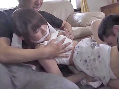 口を縛られて助けも呼べず為す術もなく悲惨にレイプされるロリ