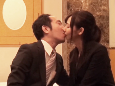 大人の関係出来たら20万円！おっさん上司と美少女部下に破けるコンドーム渡してモニタリングｗｗ