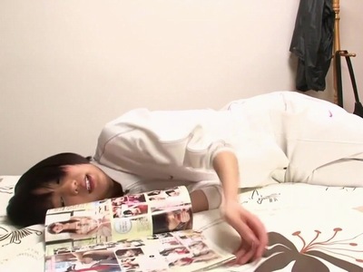 弟のセクシー本でオナニーしていたお姉ちゃんが火照った体で弟肉棒を求める！