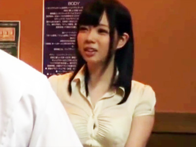 媚薬オイルでセクシーマッサージされた黒髪美少女が生ハメされて狂いイキｗ