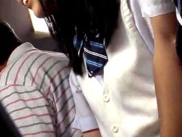 バスの車内で舐め回しチカンに遭ってしまう黒髪jk！乳丸出しにされて羞恥心MAXでザーメンまで顔射られる！