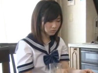 JKに育った孫娘の体に興奮したおじいちゃんが我慢できずに生発射近親相姦決行！