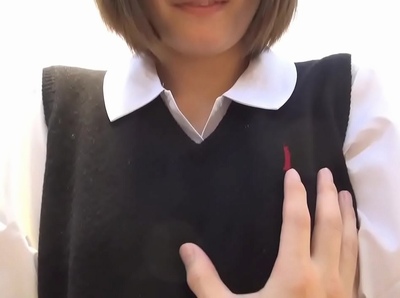肌の張りがガチ10代！男もあまりに気持ち良くて暴発する名器女子校生とラブホ円光