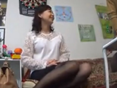 若い男に誘われて喜んでたら種付けされた熟女妻