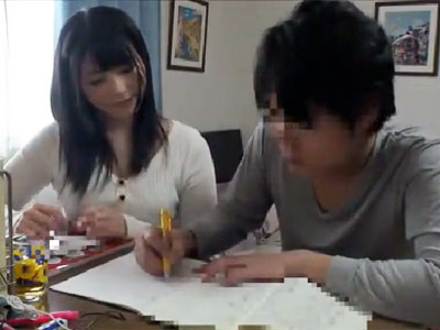 家庭教師のお姉さんが思春期男に強引に押し倒され強引生生発射で悶絶